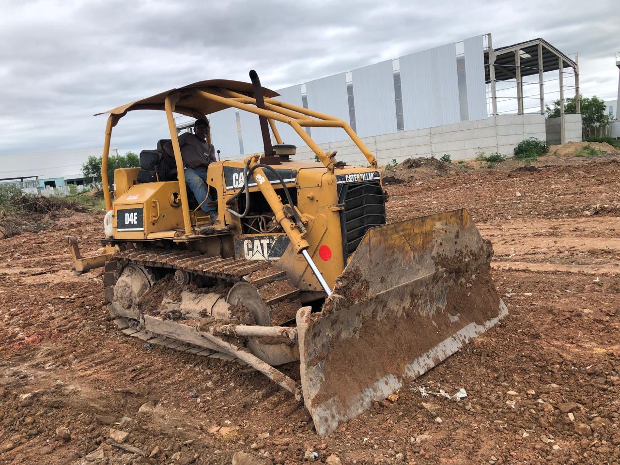 Foto de Caterpillar D4E 1989 - Usada à venda Vitória ES | Tião Máquinas